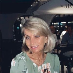 Meet your Posher, Sharon